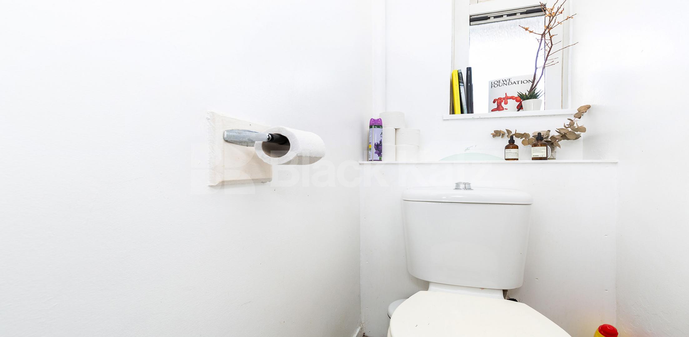 			4 Bedroom, 1 bath, 1 reception Apartment			 OLD FORD ROAD, BETHNAL GREEN-HACKNEY-LONDON FIELDS